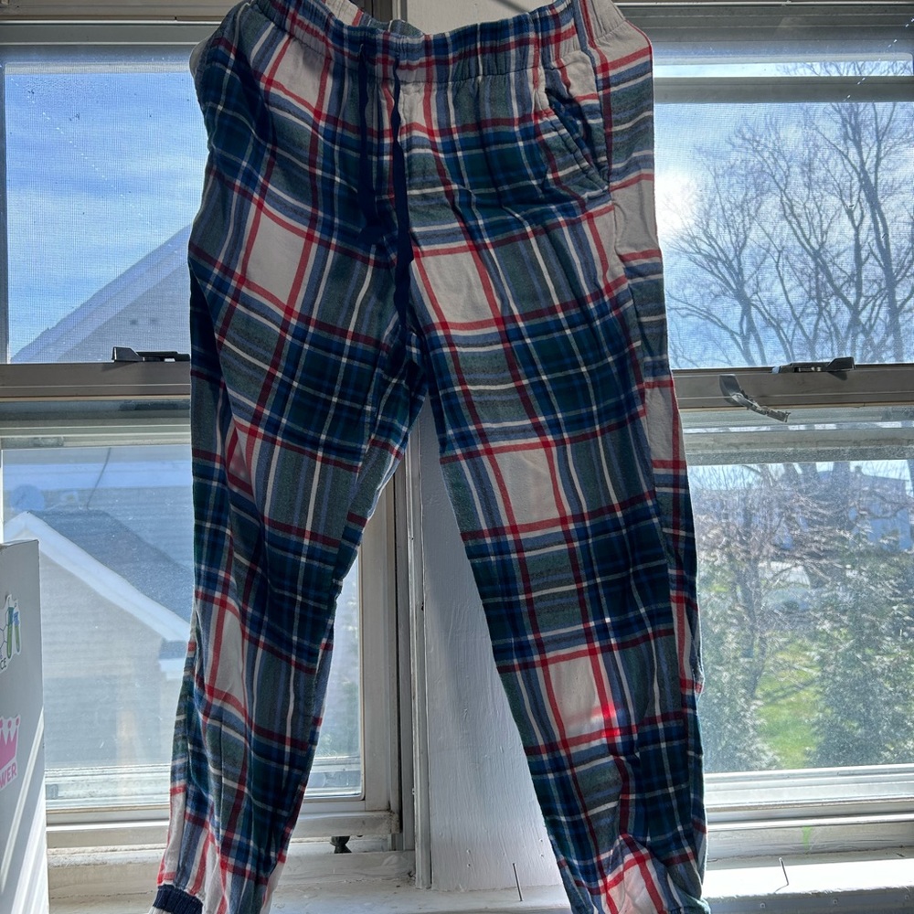Plaid blue sweatpants by arie.